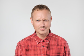 Obraz premium He is distressed by the ratings of his blog.