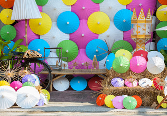 Fototapeta na wymiar Umbrellas / Paper umbrellas colorful : Colorful umbrellas background