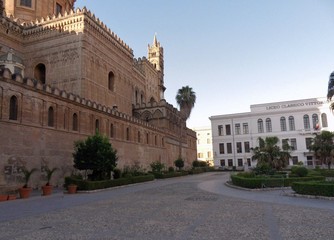 Fototapeta na wymiar Palermo - Cattedrale e Liceo