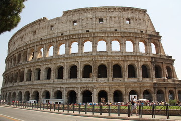 Fototapeta na wymiar Fachada Coliseum Romano