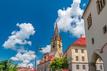 Obraz premium Lutheran Cathedral of Saint Mary on a beautiful sunny summer day in Sibiu, Transylvania region, Romania