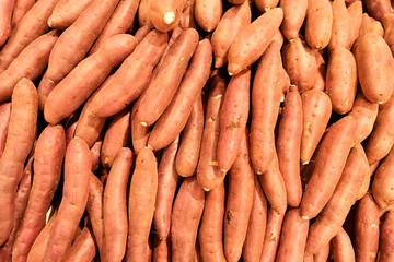 山盛りのサツマイモ