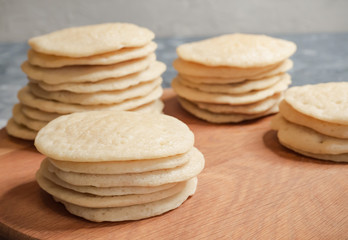 Fototapeta na wymiar Pancakes are stacked on the table.
