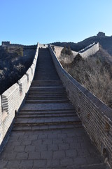 Obraz premium Panorama of the Great Wall in Jinshanling in winter near Beijing in China