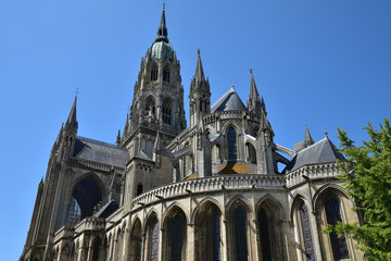 Fototapeta na wymiar Tours de la cathédrale de Bayeux, France