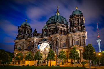 Fototapeta na wymiar Catedral del Berlín, Berlinés Dom.