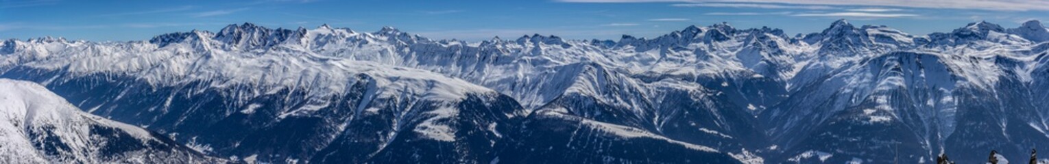 Obraz na płótnie Canvas Panorama view on alps from Eggishorn