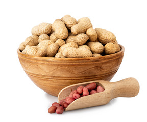 unshelled peanuts in bowl