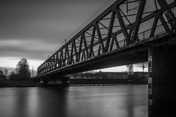 Brücke monochrom