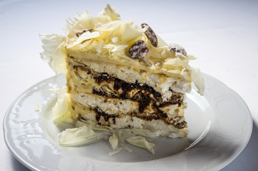 Meringue cake