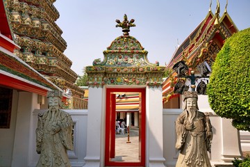 Wat Pho, Bangkok, Thailand as a famous landmark that attract travellers all over the world. This temple located near Wat Phra Kaew that also be the highlight in all travelling plan.