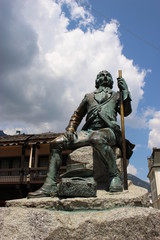 Statut de Michel Gabriel Pacccard à Chamonix (commémore son ascension du Mont-Blanc)