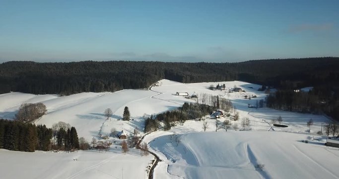 Winterzauber im Schwarzwald aus der Luft