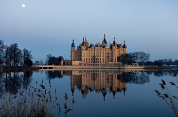 Obraz premium Schloss Schwerin Landtag See 