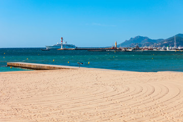Obraz premium Beauty sand beach in Cannes