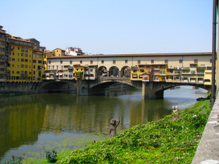 Fototapeta na wymiar Estatuas observando Florencia