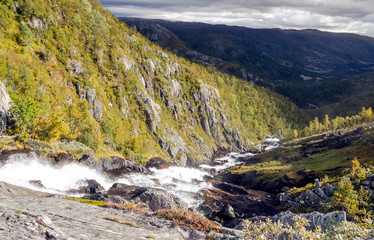 Mountains in the interior of southern Norway on a cloudy day.