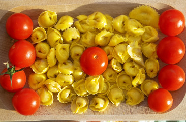 tortellini and fresh pachino tomatoes