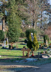 Besuch auf dem Friedhof 