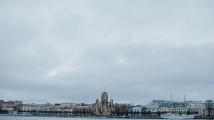 Fototapeta na wymiar Saint Petersbourg à la tombée de la nuit
