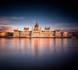 Obraz premium The Hungarian Parliament in sunset