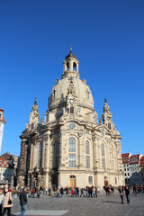 Fototapeta na wymiar blick auf die frauenkirche in dresden sachsen deutschland fotografiert während einer sightseeing tour an einem sommertag in farbe