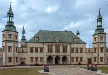 Fototapeta na wymiar Pałac Biskupów Krakowskich, Kielce