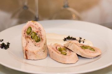 wedding cake specialties ,roulade ,rolls