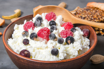 cottage cheese with frozen berries