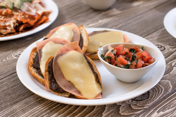 molletes