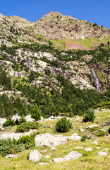 Fototapeta na wymiar Mountains of the Pyrenees in the Benasque valley in Spain on a sunny day.