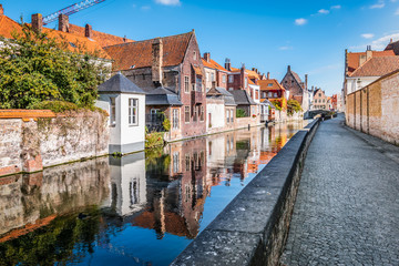 Fototapeta na wymiar Historic city centre and canals in Bruges.