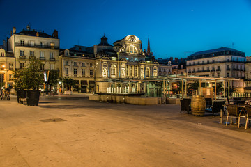 Fototapeta na wymiar Grand Théâtre, Place du Ralliement de nuit, Angers, Pays de la Loire, France