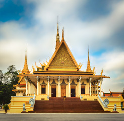 Fototapeta premium The throne hall inside the Royal Palace in Phnom Penh, Cambodia