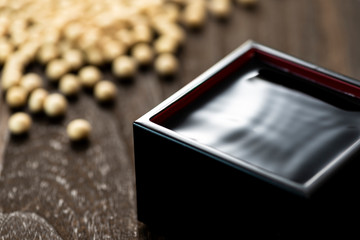 醤油と大豆 波紋