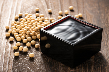 醤油と大豆 波紋