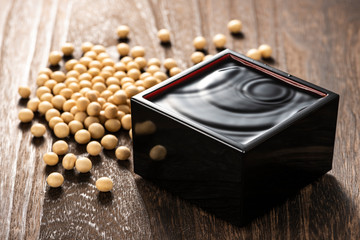 醤油と大豆 波紋