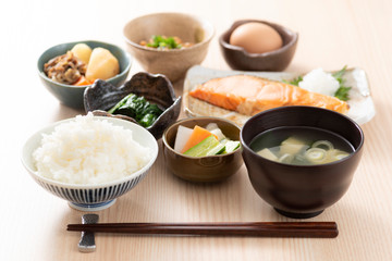 和食の朝食イメージ