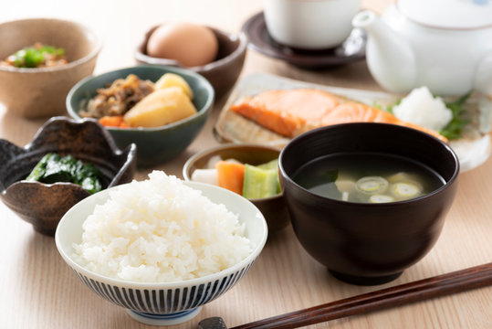 和食の朝食イメージ