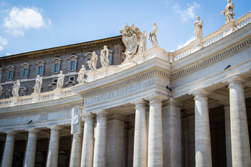 Fototapeta premium White pillars at St. Peter's basilica