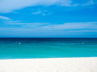 Fototapeta na wymiar Shades of Blue at beaching Aruba