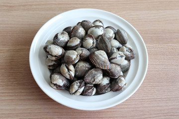 Korean-style shell-cooked skewers.