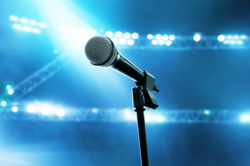Obraz premium Microphone on stand