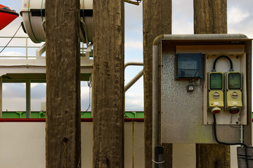 Elektriziät im Hafen Norddeich