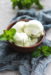 pistachio ice cream and mint