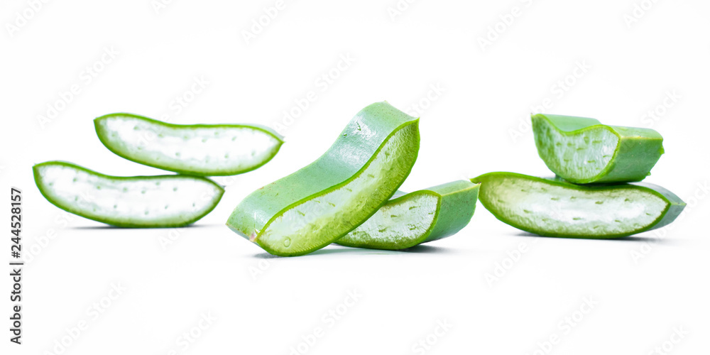 Wall mural Aloe vera sliced isolated on white