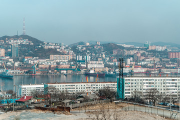 Obraz premium The photo of the city by the sea