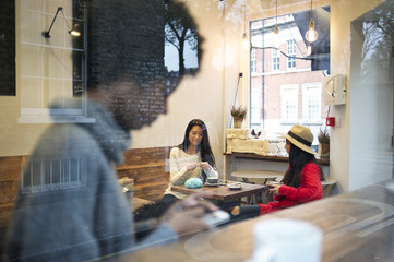 Women in a coffee shop