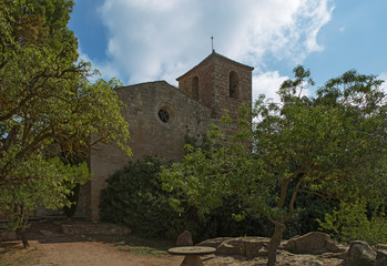 Fototapeta na wymiar A small rural church of Siurana, a highland village of the municipality of the Cornudella de Montsant in the comarca of Priorat, Tarragona, Catalonia, Spain.