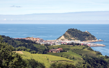 Fototapeta na wymiar Zarautz by the sea in the Basque country, Spain, on a sunny day